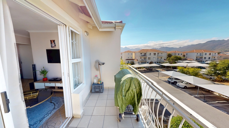 2 Bedroom Property for Sale in Gordons Bay Central Western Cape